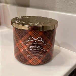 Bath & Body Works Cinnamon Sugared Pecans Candle